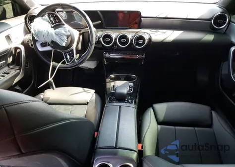 2019 Mercedes-Benz A 220 z USA, uszkodzony, nr VIN WDD3G4EB8KW026488